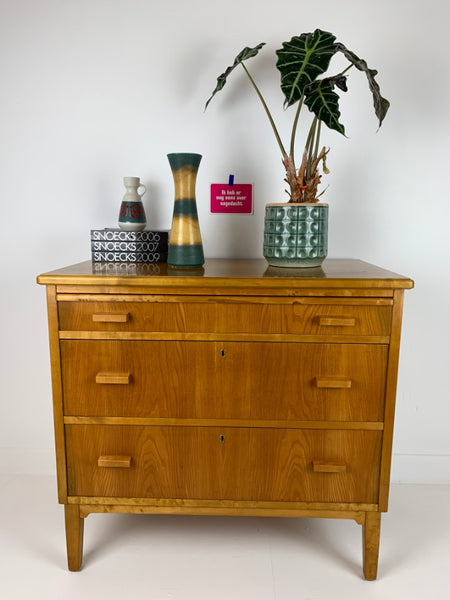 Scandinavische Vintage Meubels Ladekast Met Spiegel Havdhem