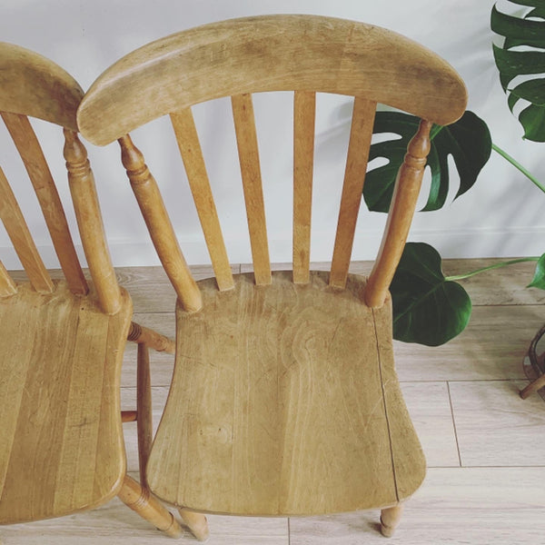 Set Van 4 Houten Karakteristieke Eetkamerstoelen