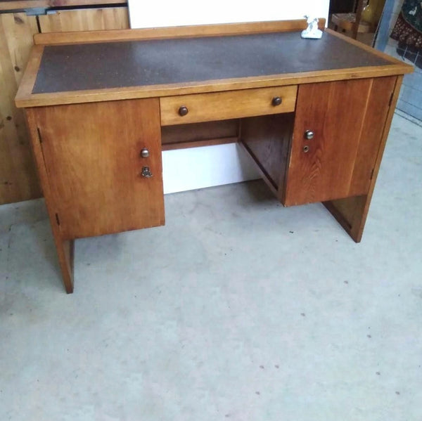 Oud eiken vintage bureau - RELIVING