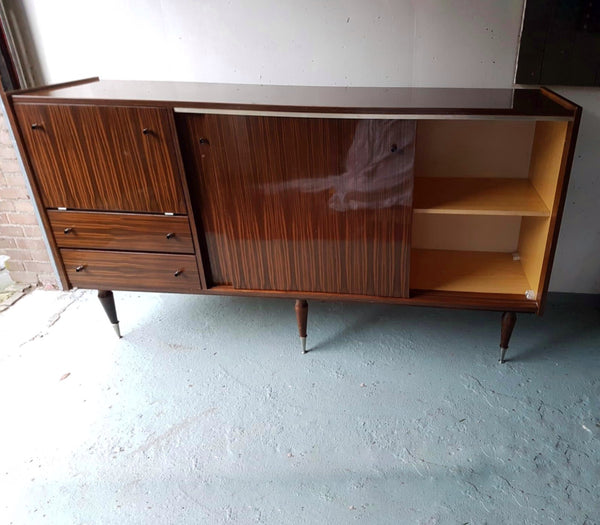 Vintage dressoir - RELIVING