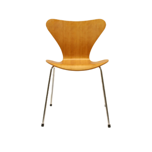 Arne Jacobsen Vlinderstoel Model 3107 | Design