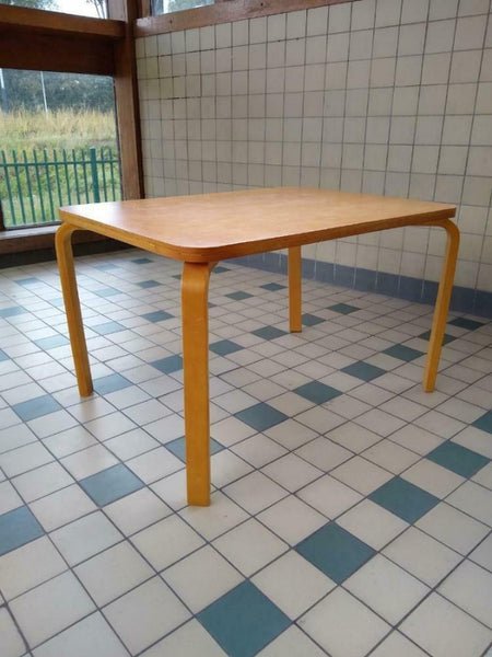 Vintage Mid Century Beukenhout Klein Tafel , Bijzettafel - RELIVING