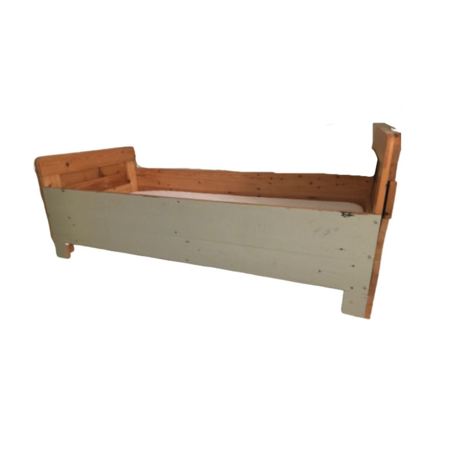 Piet Hein Eek Junior Bed - RELIVING