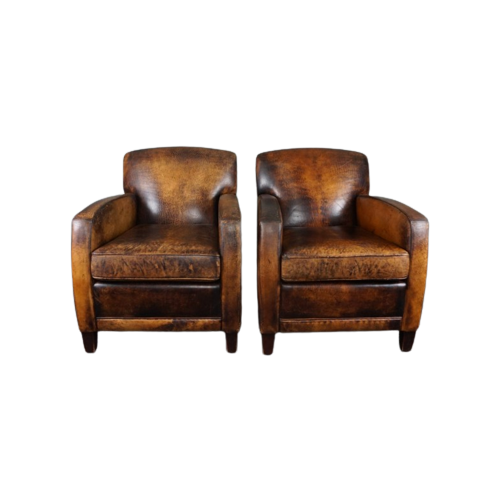 Set Schapenleren Armchairs Met Een Prachtige Kleur En Patina