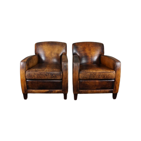 Set Schapenleren Armchairs Met Een Prachtige Kleur En Patina